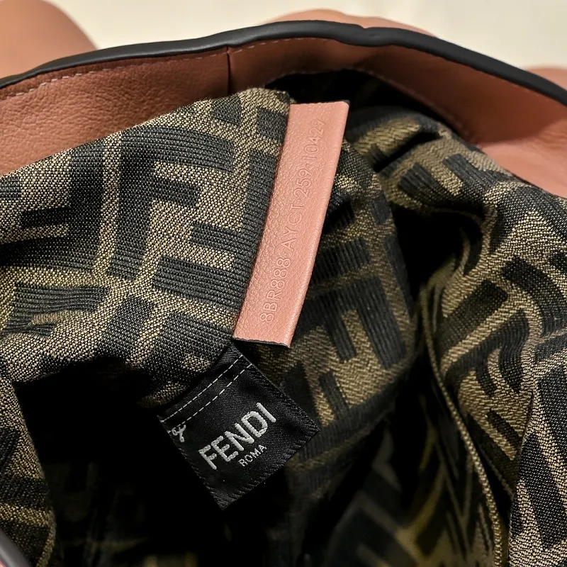 All Categories Fendi Women's Bags (Fendi) Fendi 5502