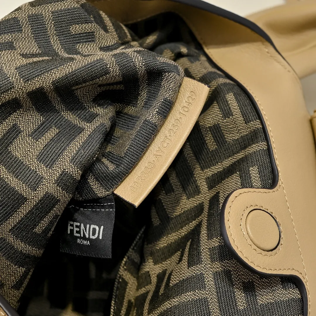 All Categories Fendi Women's Bags (Fendi) Fendi 5502