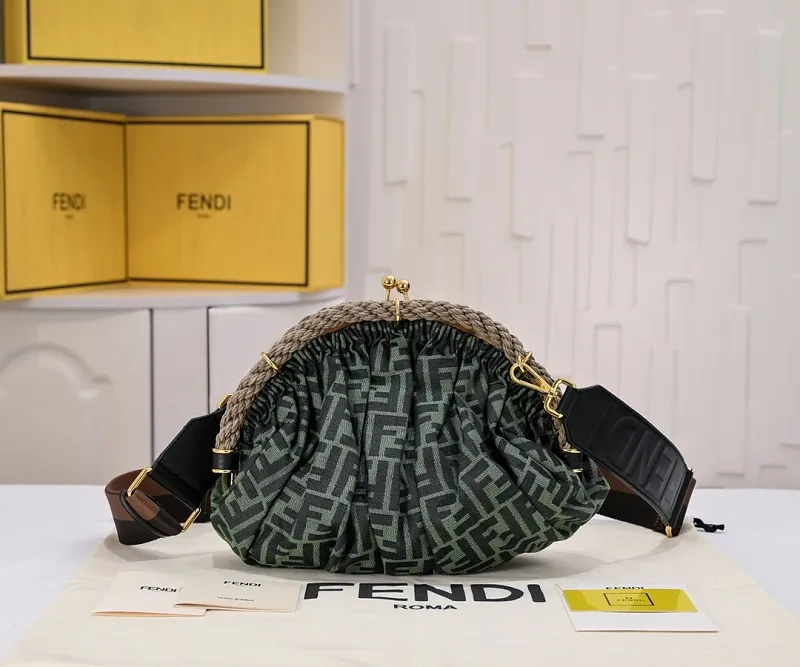 All Categories Fendi Women's Bags (Fendi) Fendi 7739