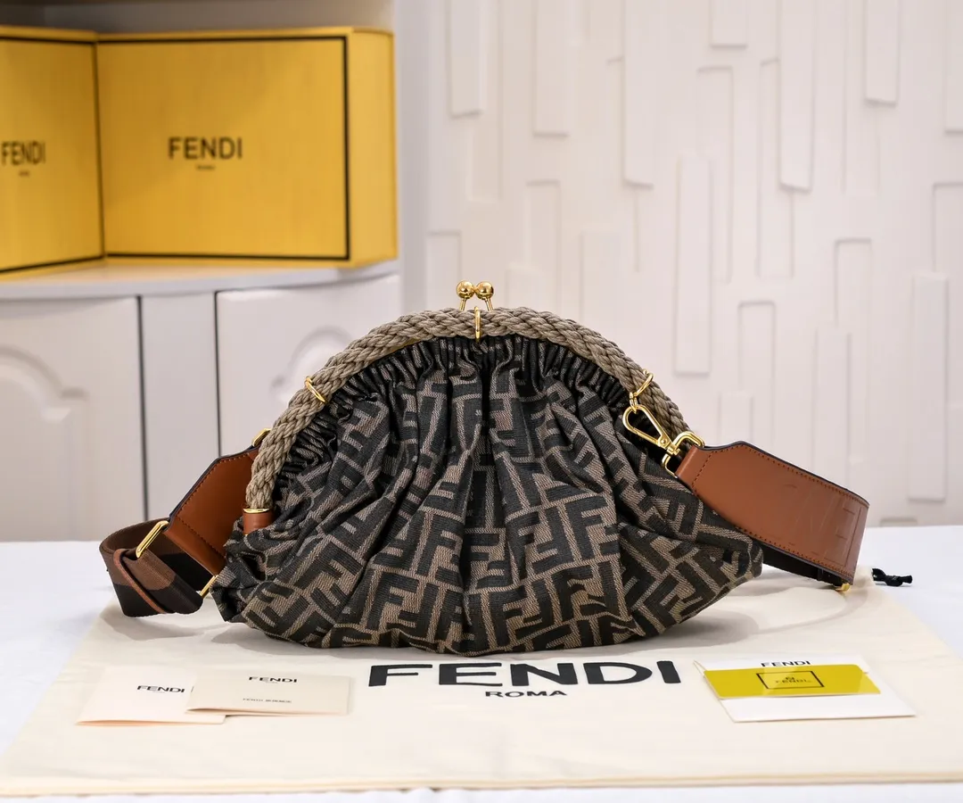All Categories Fendi Women's Bags (Fendi) Fendi 7739