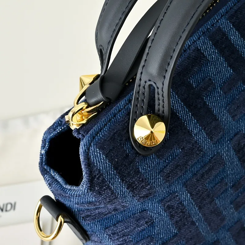 All Categories Fendi Women's Bags (Fendi) Fendi 1105