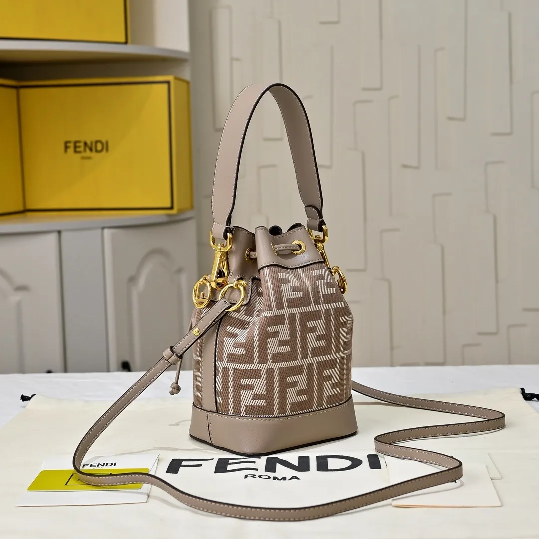 All Categories Official Website "Brand Women's Bags" Women's Bags 💙 FENDI 2025 New Fendi Bucket Bag