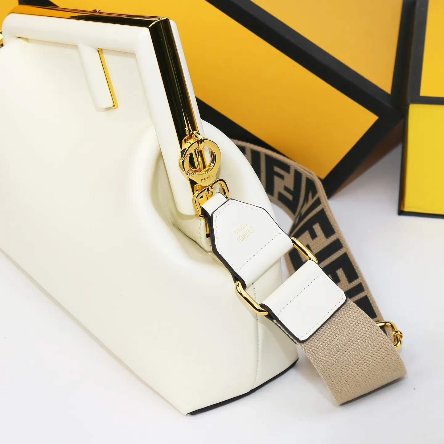 All Categories Fendi Women's Bags (Fendi) Fendi 325