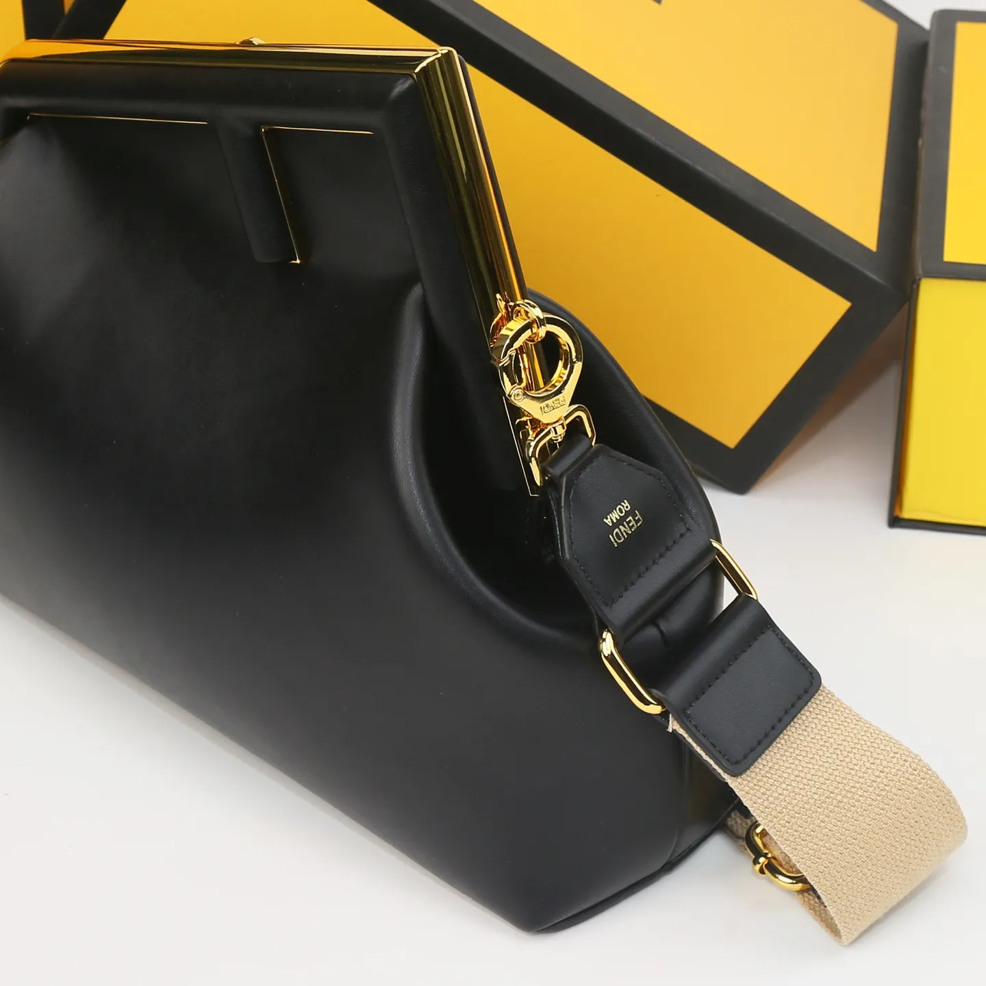 All Categories Fendi Women's Bags (Fendi) Fendi 325