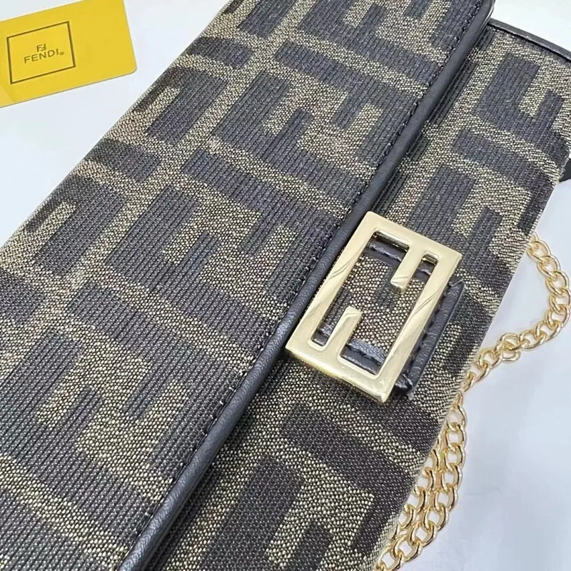 All categories Official website "Brand Women's Bags" Women's Bags 💙 FENDI 2025 new FENDI crossbody bag