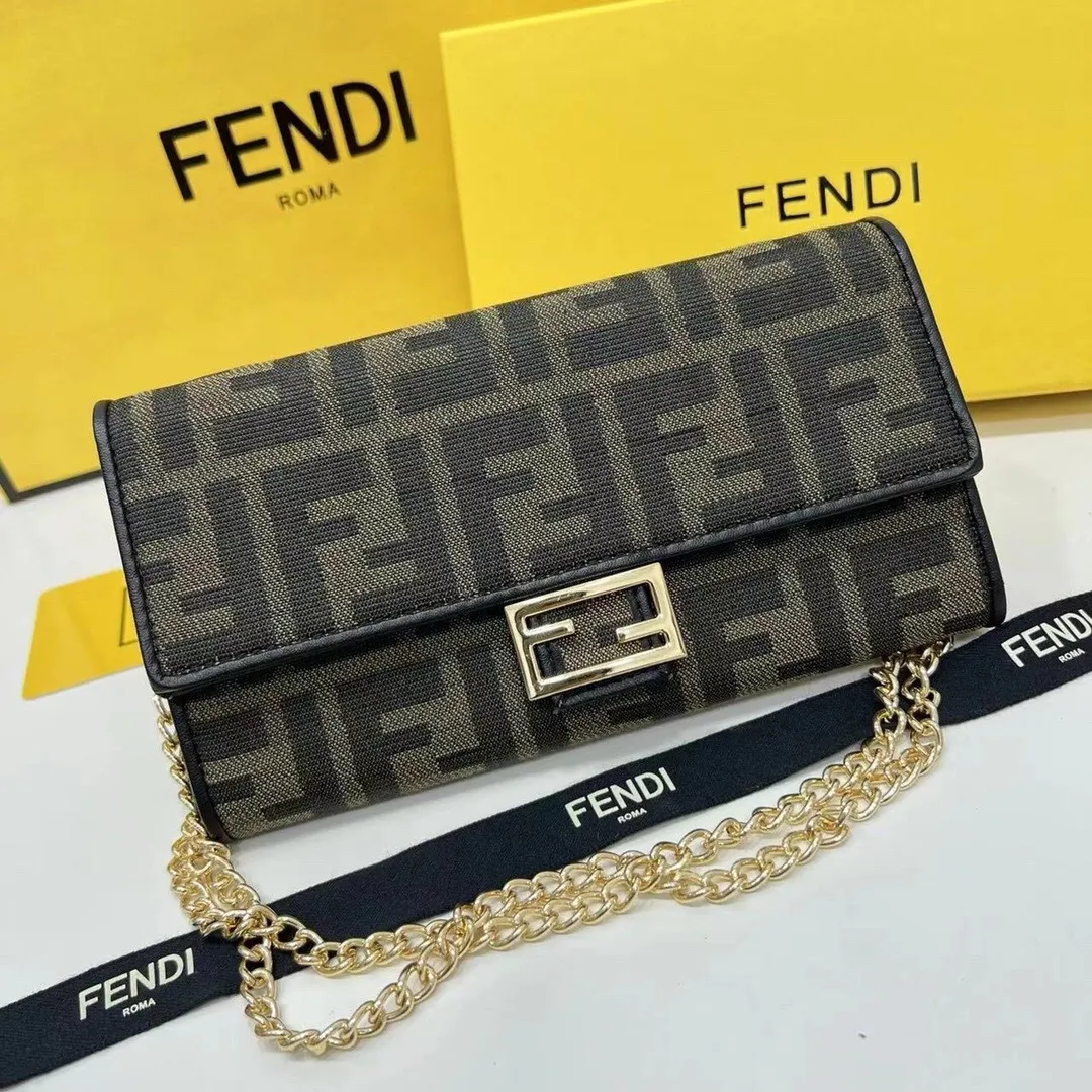 All categories Official website "Brand Women's Bags" Women's Bags 💙 FENDI 2025 new FENDI crossbody bag