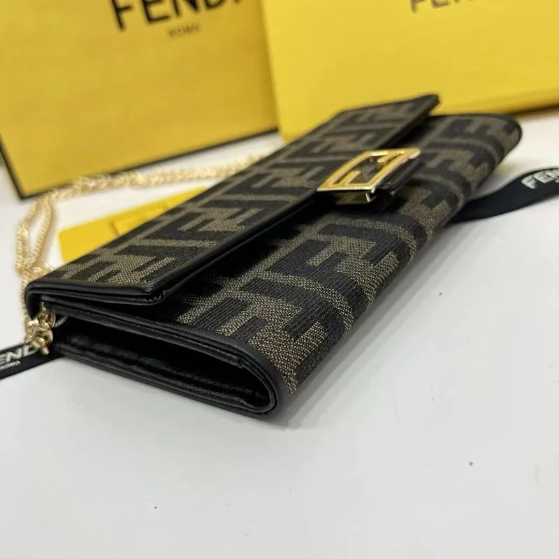 All categories Official website "Brand Women's Bags" Women's Bags 💙 FENDI 2025 new FENDI crossbody bag