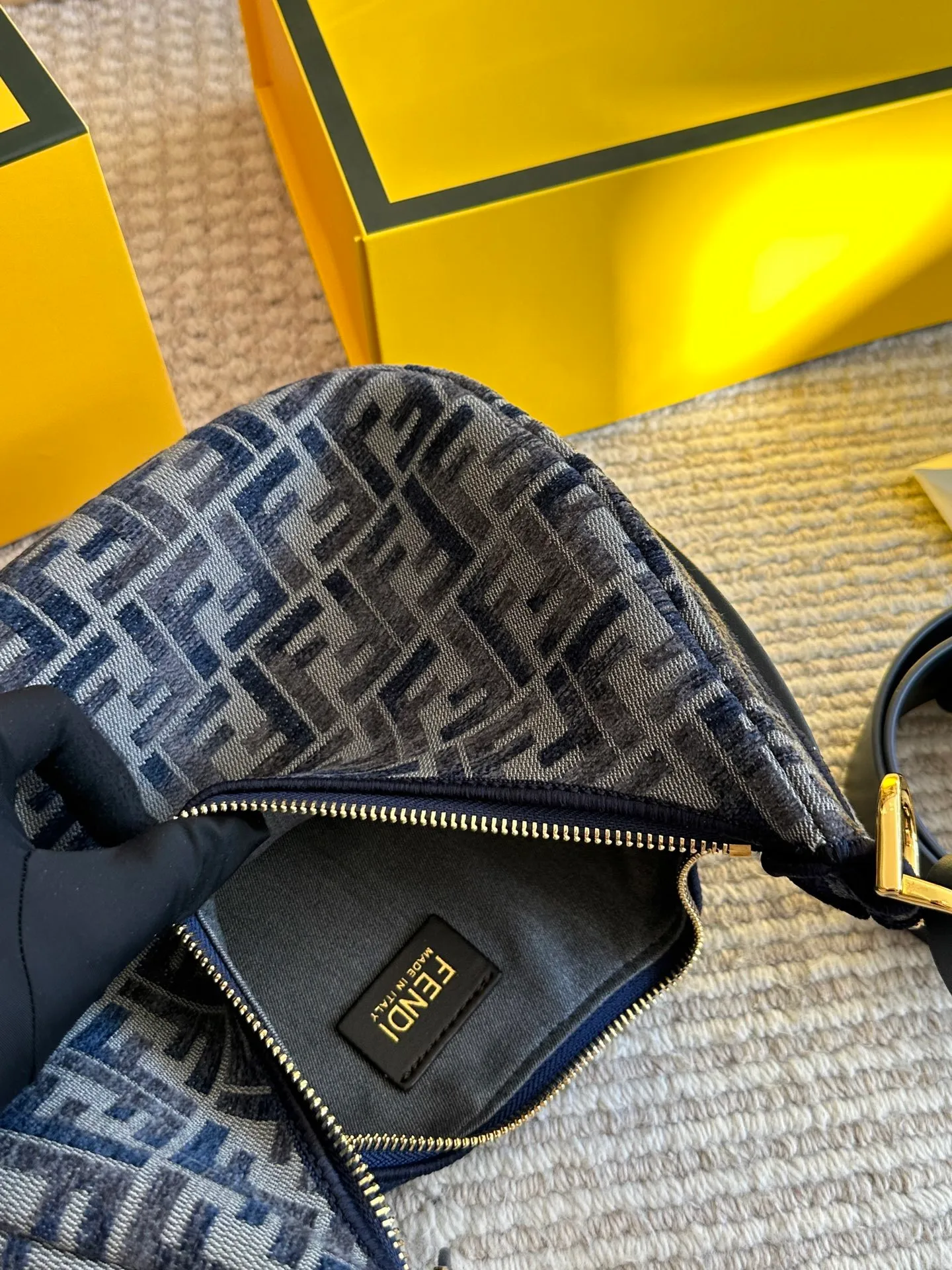 All Categories Official Website "Brand Women's Bags" Women's Bags 💙 FENDI 2025 New Fendi Underarm Bag