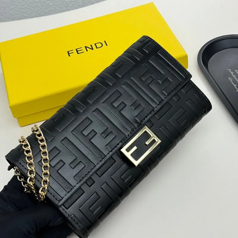 All categories Official website "Brand Women's Bags" Women's Bags 💙 FENDI 2025 new FENDI crossbody bag