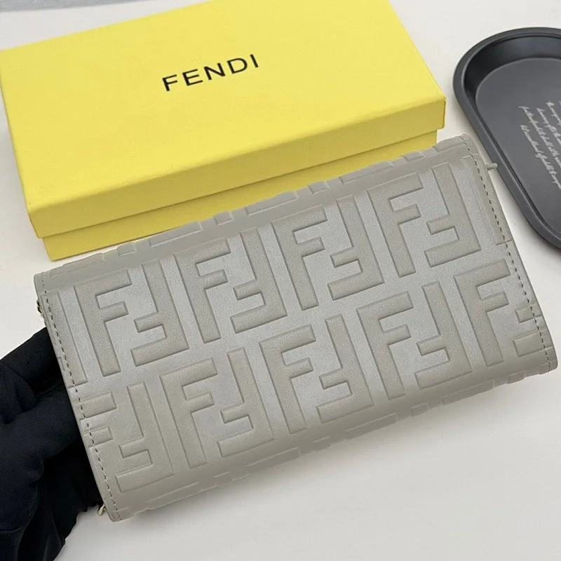 All categories Official website "Brand Women's Bags" Women's Bags 💙 FENDI 2025 new FENDI crossbody bag