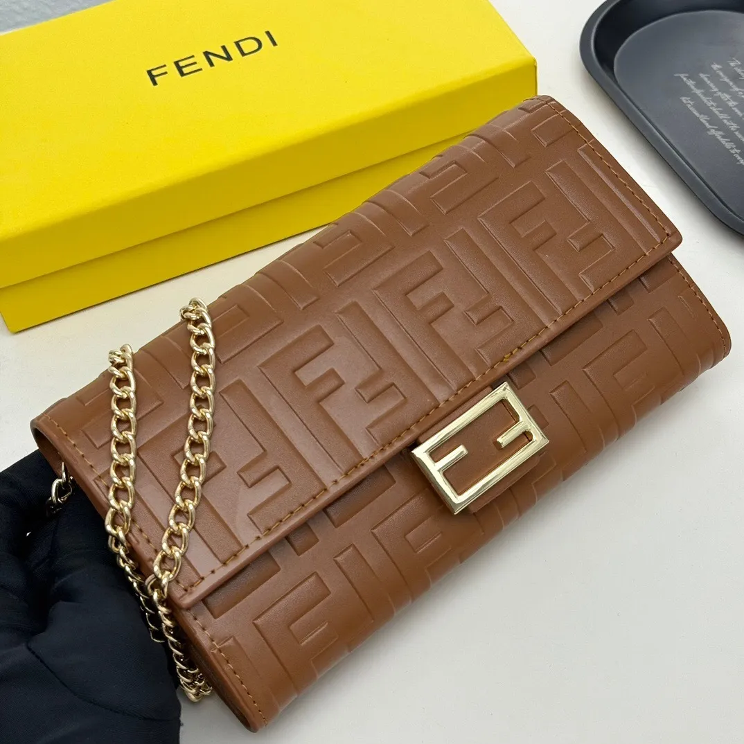 All categories Official website "Brand Women's Bags" Women's Bags 💙 FENDI 2025 new FENDI crossbody bag