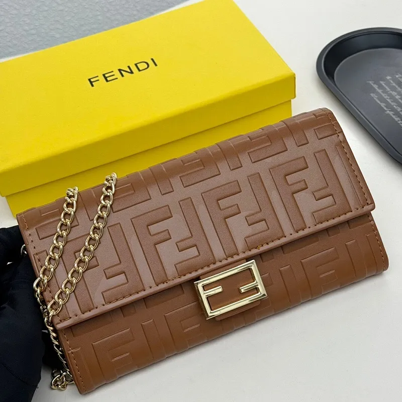 All categories Official website "Brand Women's Bags" Women's Bags 💙 FENDI 2025 new FENDI crossbody bag