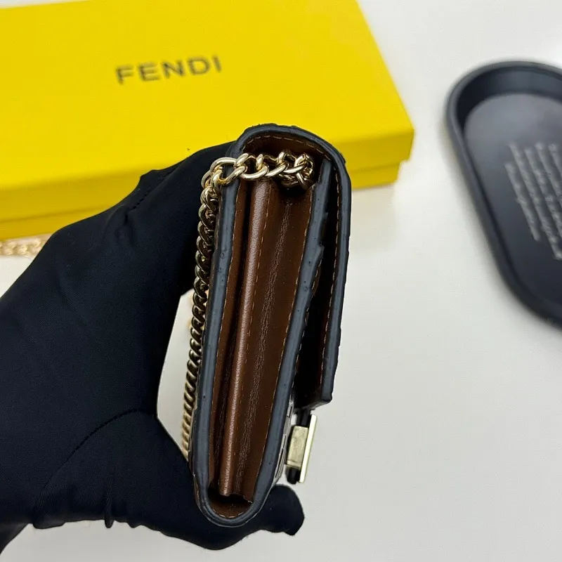 All categories Official website "Brand Women's Bags" Women's Bags 💙 FENDI 2025 new FENDI crossbody bag