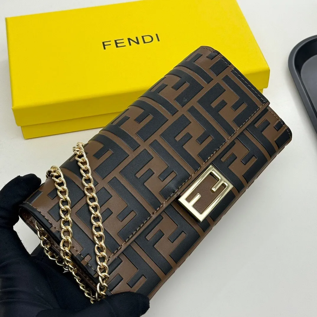 All categories Official website "Brand Women's Bags" Women's Bags 💙 FENDI 2025 new FENDI crossbody bag