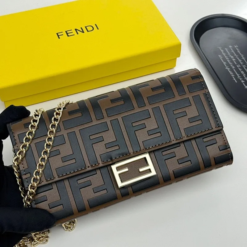 All categories Official website "Brand Women's Bags" Women's Bags 💙 FENDI 2025 new FENDI crossbody bag