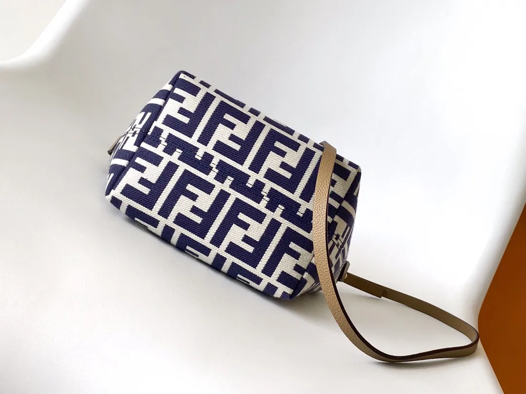 All Categories Fendi Women's Bags (Fendi) Fendi S096