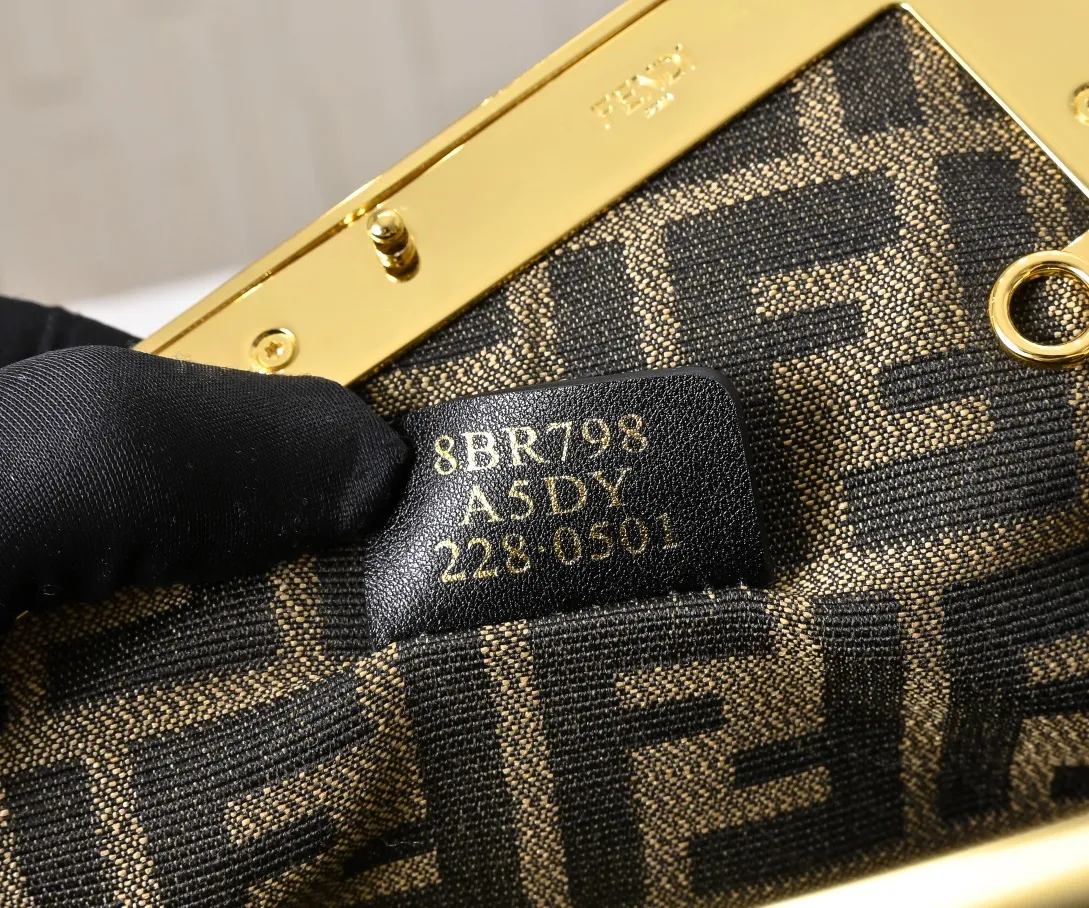 All Categories Fendi Women's Bags (Fendi) Fendi 80016