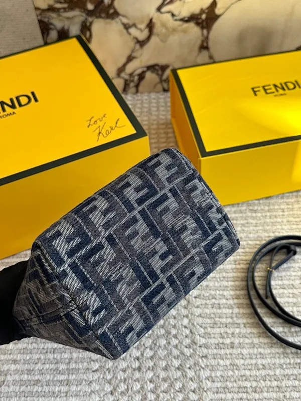 All Categories Official Website "Brand Women's Bags" Women's Bags 💙 FENDI 2025 New Fendi Underarm Bag