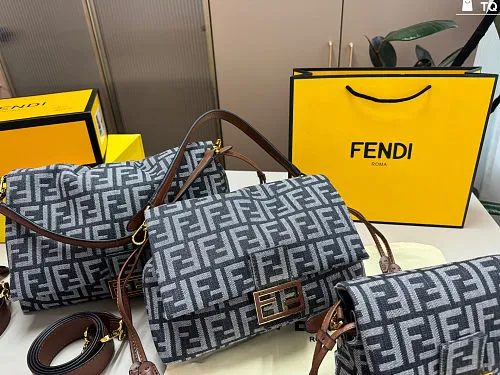 All Categories Official Website "Brand Women's Bags" Women's Bags 💙 FENDI 2026 New Fendi Crossbody Bag