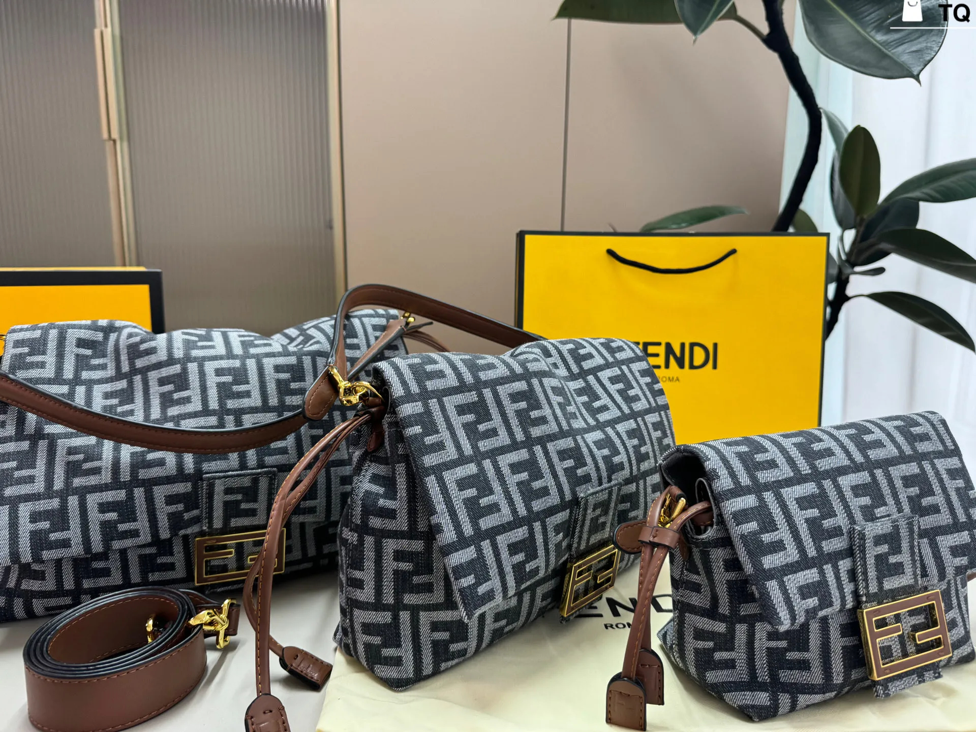All Categories Official Website "Brand Women's Bags" Women's Bags 💙 FENDI 2026 New Fendi Crossbody Bag