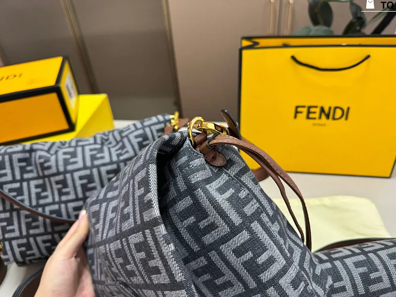 All Categories Official Website "Brand Women's Bags" Women's Bags 💙 FENDI 2026 New Fendi Crossbody Bag