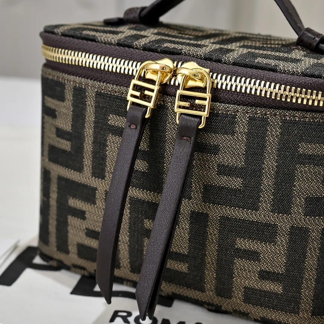 All Categories Fendi Women's Bags (Fendi) Fendi 33201