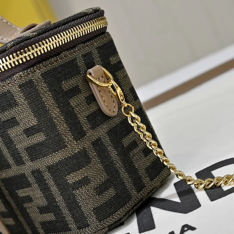 All Categories Fendi Women's Bags (Fendi) Fendi 33201