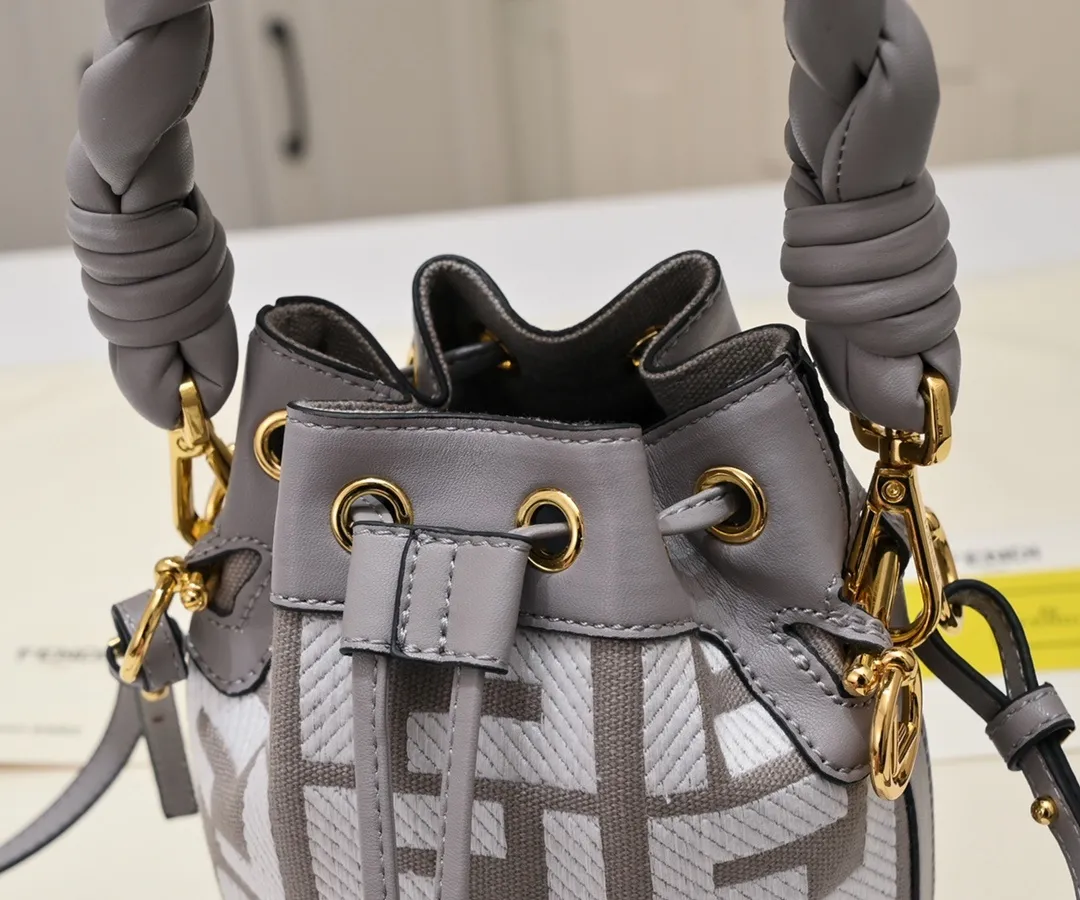 All Categories Official Website "Brand Women's Bags" Women's Bags 💙 FENDI 2025 New Fendi Bucket Bag