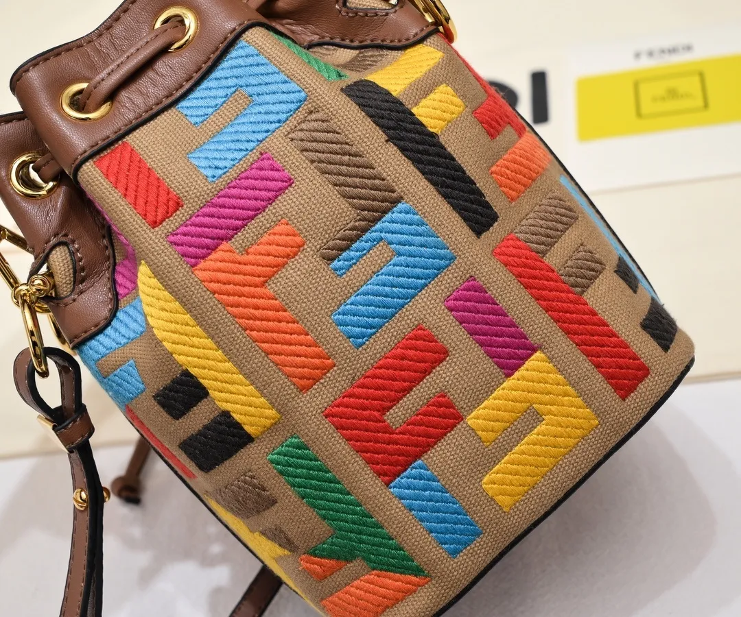 All Categories Official Website "Brand Women's Bags" Women's Bags 💙 FENDI 2025 New Fendi Bucket Bag