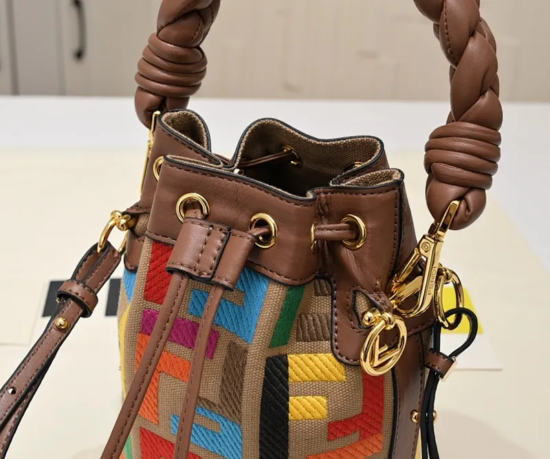 All Categories Official Website "Brand Women's Bags" Women's Bags 💙 FENDI 2025 New Fendi Bucket Bag