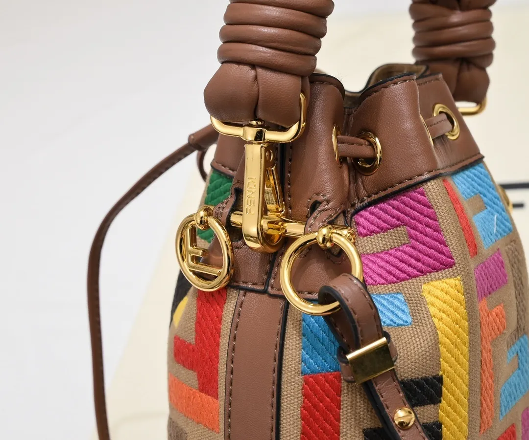 All Categories Official Website "Brand Women's Bags" Women's Bags 💙 FENDI 2025 New Fendi Bucket Bag