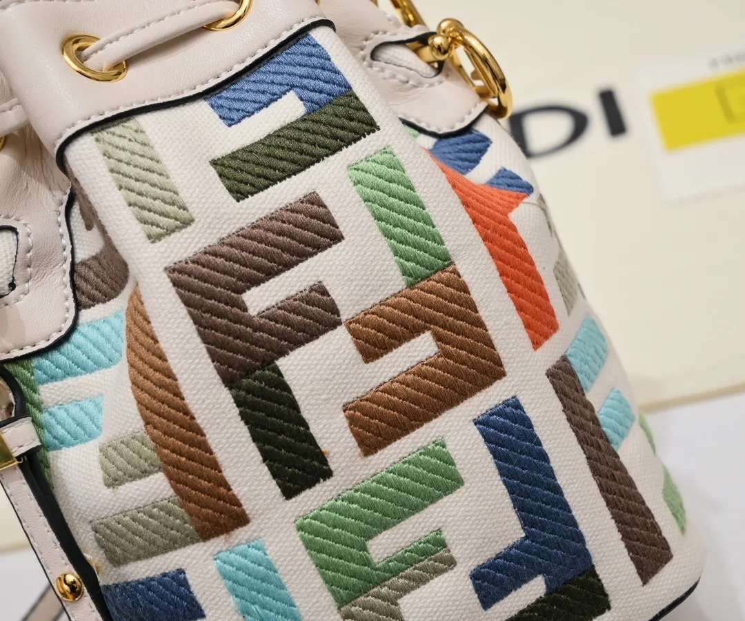 All Categories Official Website "Brand Women's Bags" Women's Bags 💙 FENDI 2025 New Fendi Bucket Bag