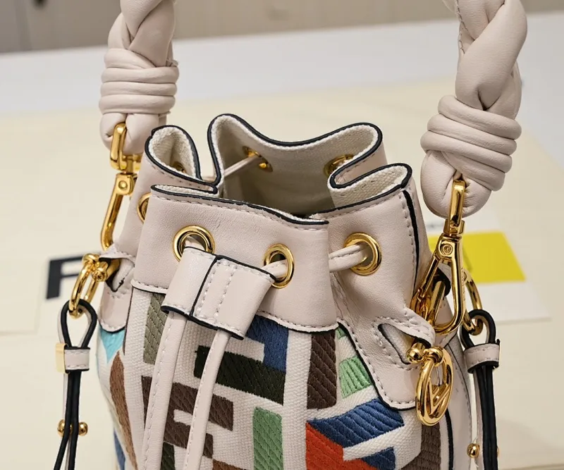 All Categories Official Website "Brand Women's Bags" Women's Bags 💙 FENDI 2025 New Fendi Bucket Bag