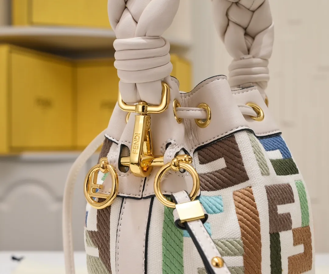 All Categories Official Website "Brand Women's Bags" Women's Bags 💙 FENDI 2025 New Fendi Bucket Bag