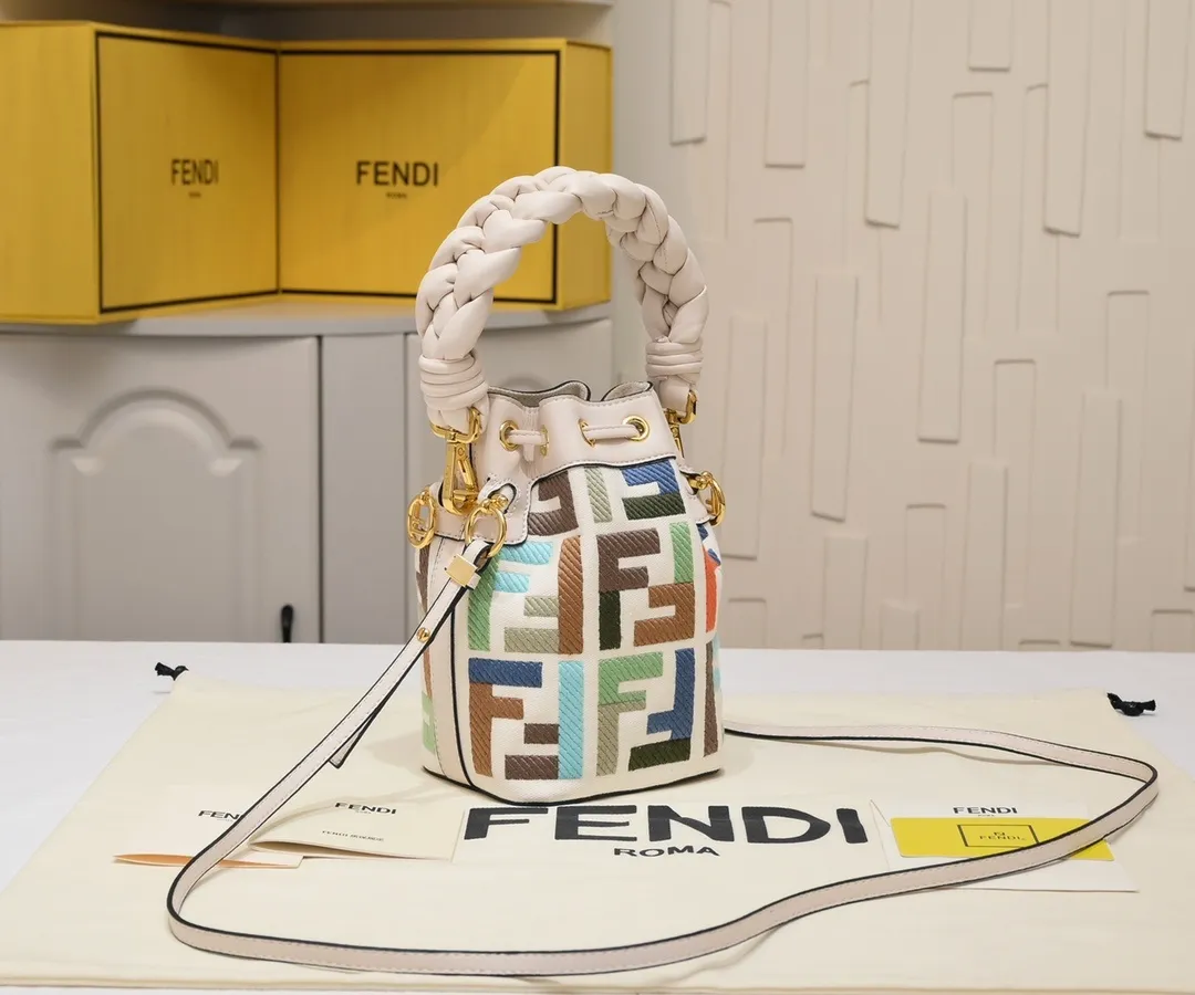 All Categories Official Website "Brand Women's Bags" Women's Bags 💙 FENDI 2025 New Fendi Bucket Bag