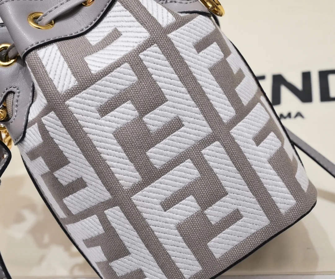 All Categories Official Website "Brand Women's Bags" Women's Bags 💙 FENDI 2025 New Fendi Bucket Bag