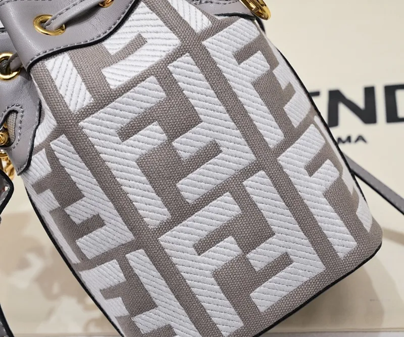 All Categories Official Website "Brand Women's Bags" Women's Bags 💙 FENDI 2025 New Fendi Bucket Bag