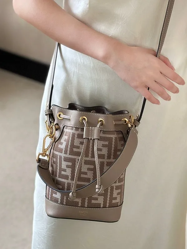 All Categories Fendi Women's Bags (Fendi) Fendi 4405