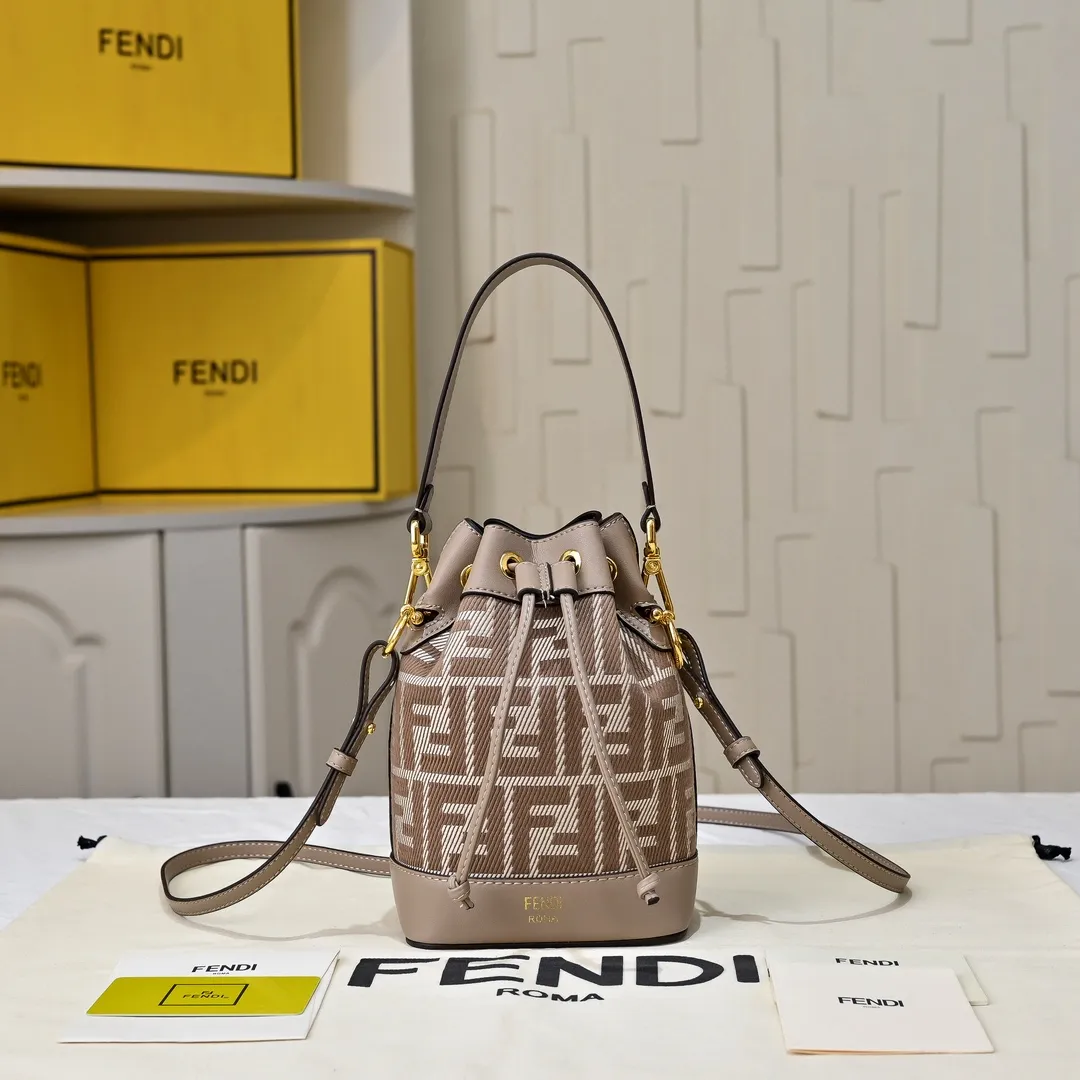 All Categories Fendi Women's Bags (Fendi) Fendi 4405