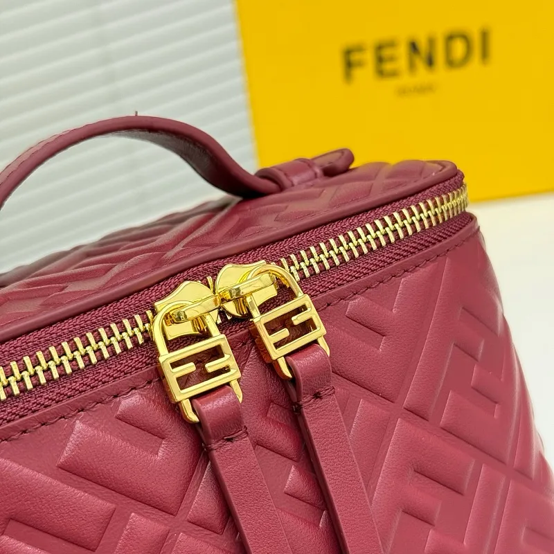 All Categories Fendi Women's Bags (Fendi) Fendi F8025