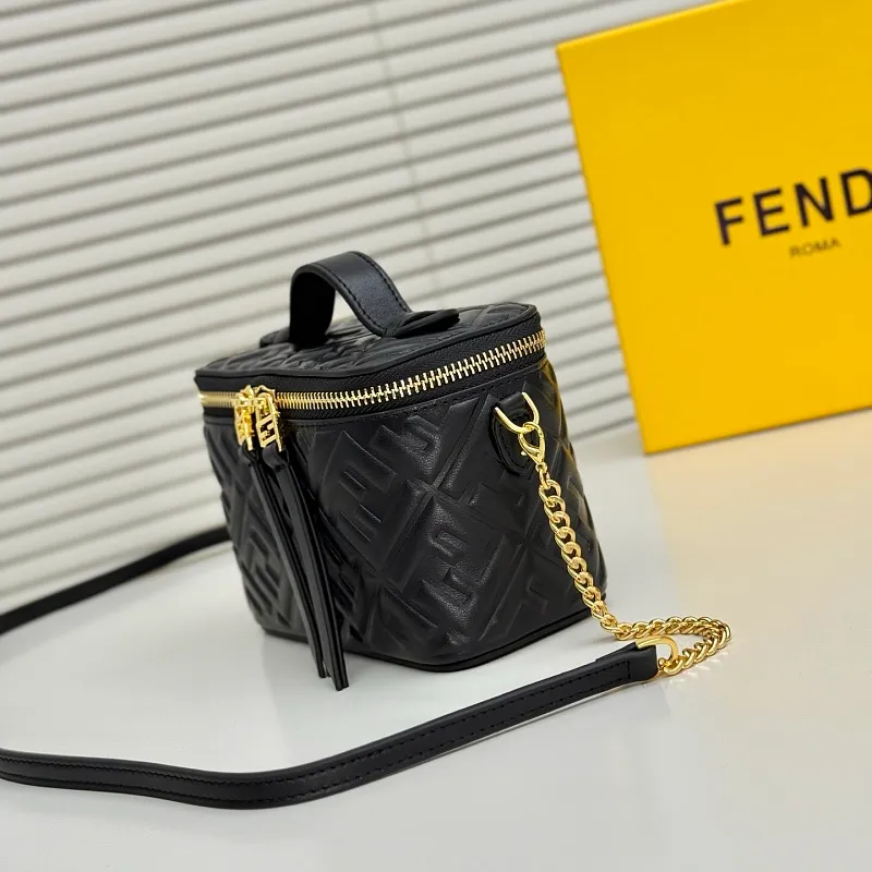 All Categories Fendi Women's Bags (Fendi) Fendi F8025