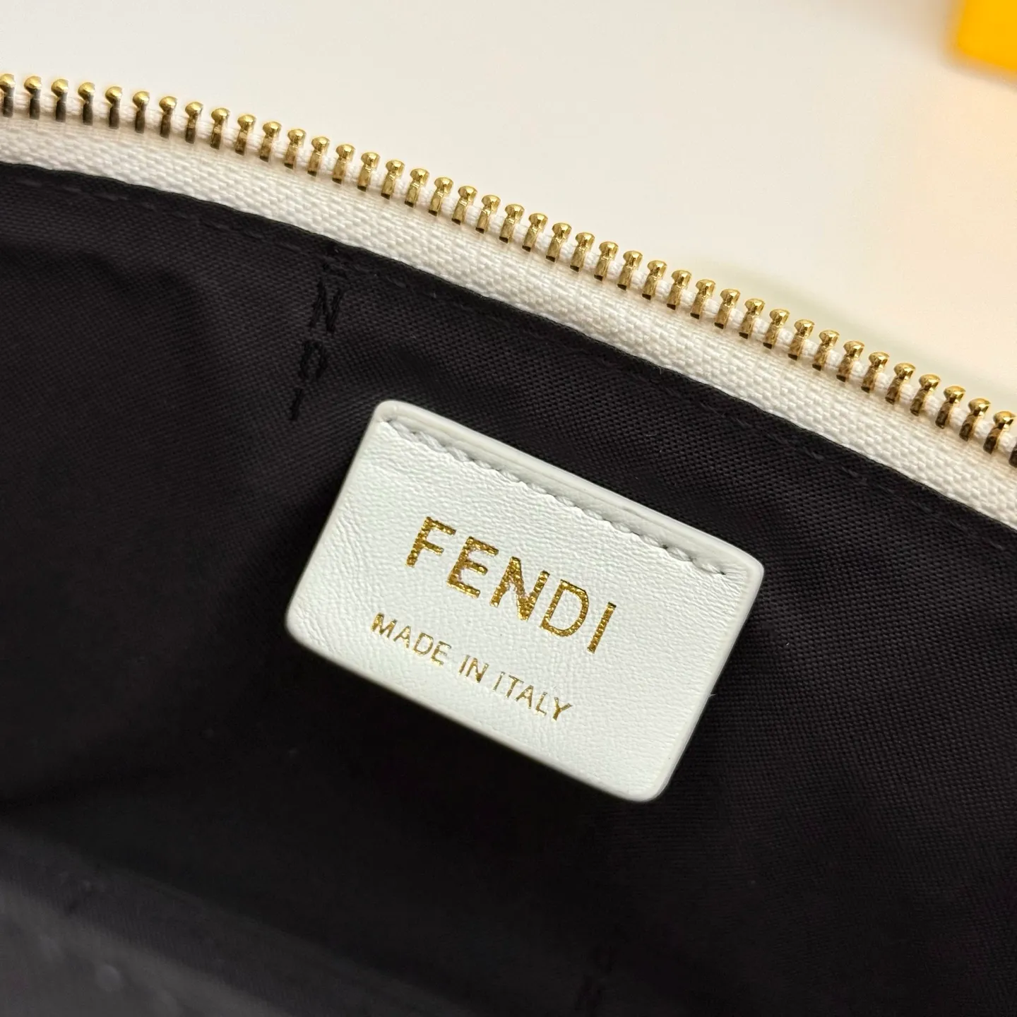 All Categories Fendi Women's Bags (Fendi) Fendi F8025