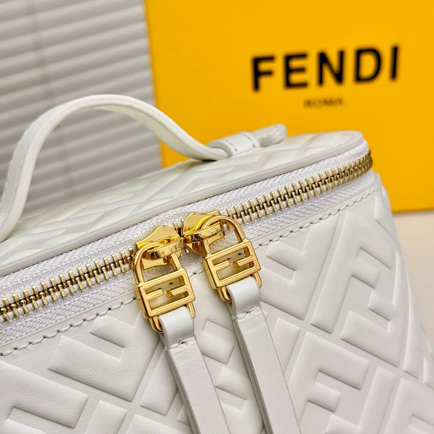 All Categories Fendi Women's Bags (Fendi) Fendi F8025