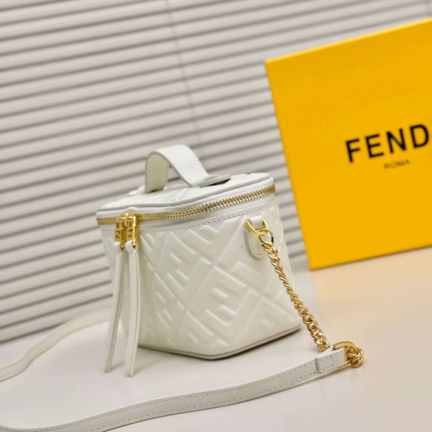 All Categories Fendi Women's Bags (Fendi) Fendi F8025