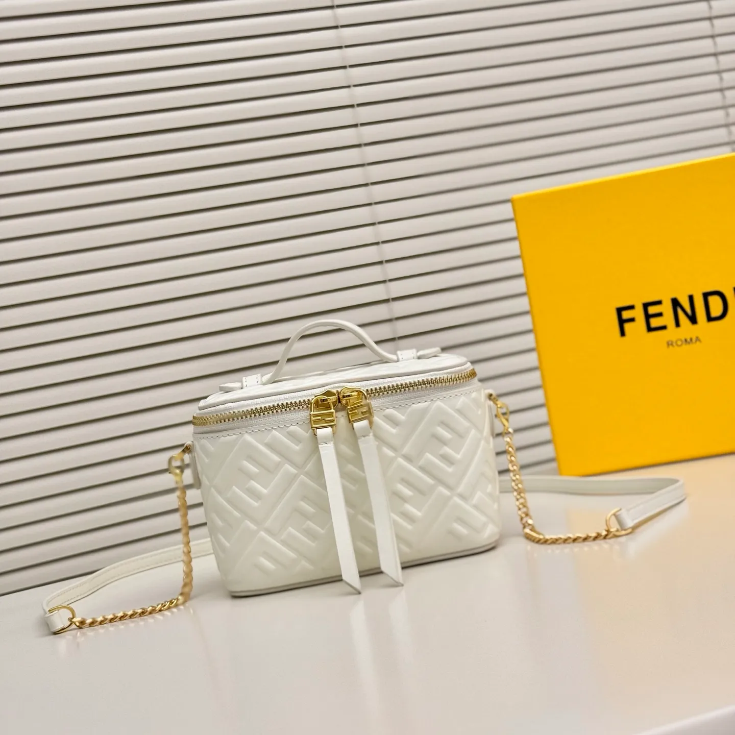 All Categories Fendi Women's Bags (Fendi) Fendi F8025