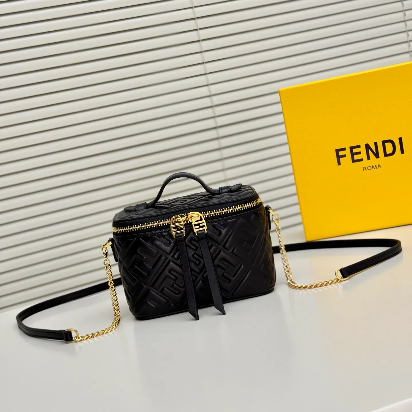 All Categories Fendi Women's Bags (Fendi) Fendi F8025
