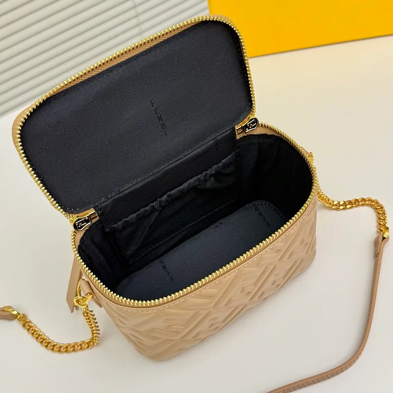 All Categories Fendi Women's Bags (Fendi) Fendi F8025