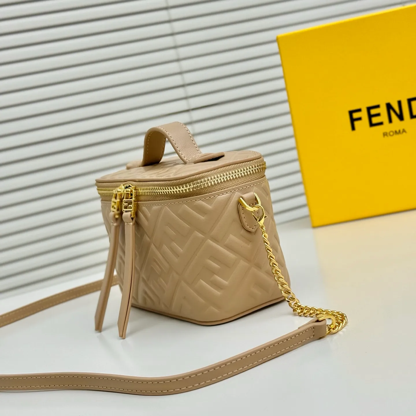 All Categories Fendi Women's Bags (Fendi) Fendi F8025
