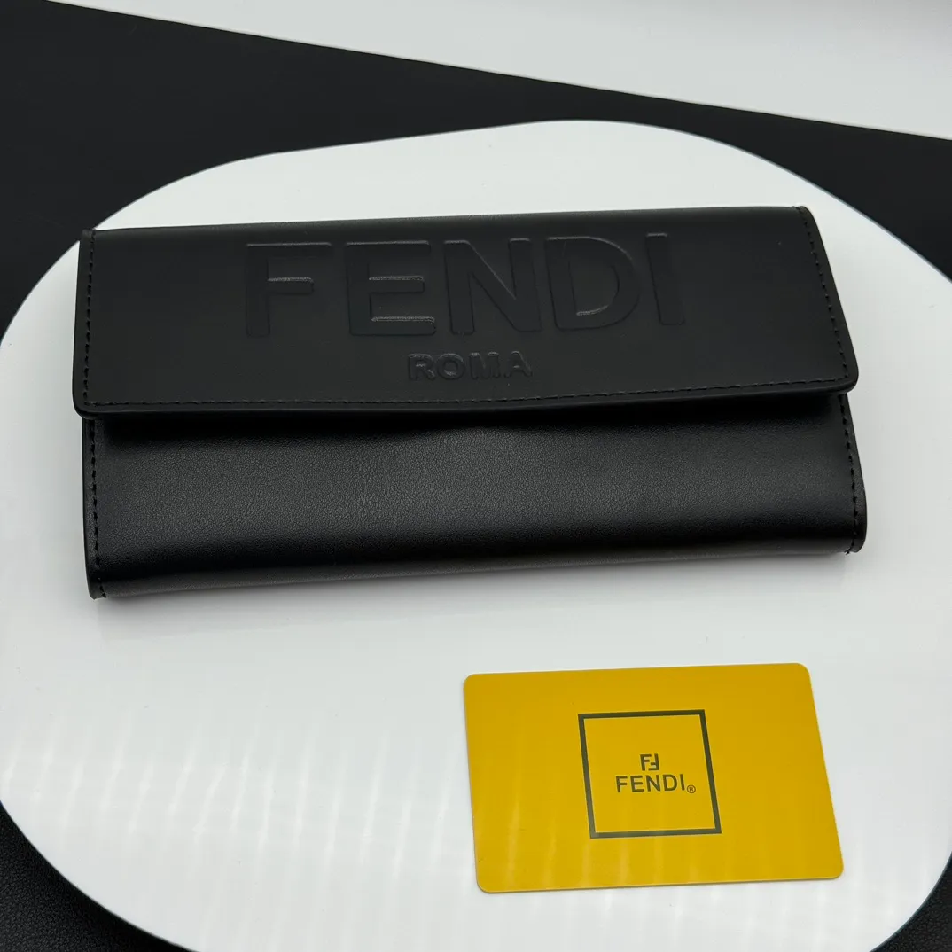 💰230 💎Upgraded from the original version💖 Fendi Roma long wallet. There are two bellows pockets, a zipper pocket, ten card slots and flat side pockets inside the bag. Model: F8MO0288 Size 19CMX9CMx2CM