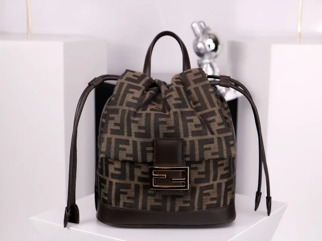 All Categories Fendi Women's Bags (Fendi) Fendi 33211